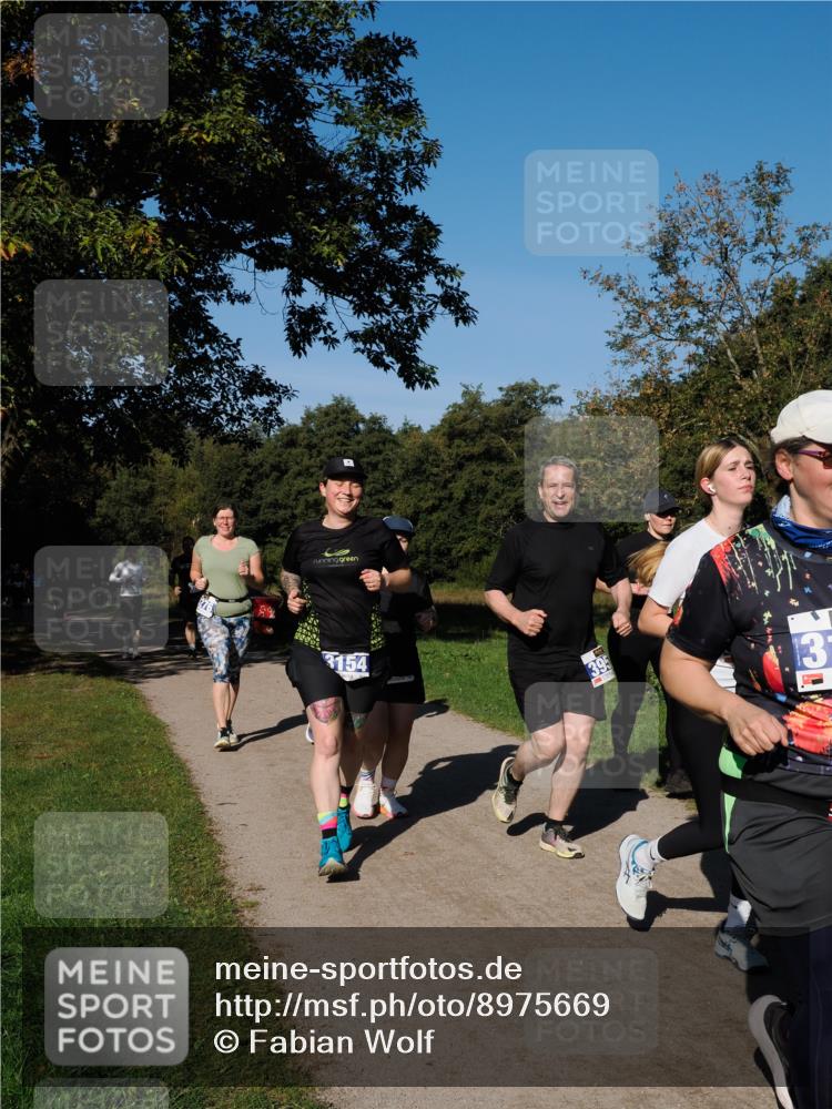28.09.2025 - 33. Volkslauf durch das schöne Alstertal Fabian Wolf http://msf.ph/oto/8975669 28.09.2025 10:37:14 Laufen 3154, 395, 13 meine-sportfotos.de