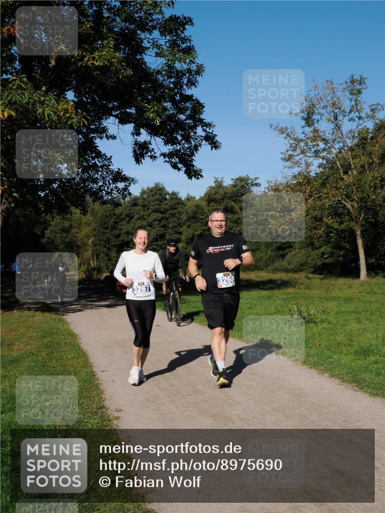 28.09.2025 - 33. Volkslauf durch das schöne Alstertal Fabian Wolf http://msf.ph/oto/8975690 28.09.2025 10:37:20 Laufen 3267, 3268 meine-sportfotos.de
