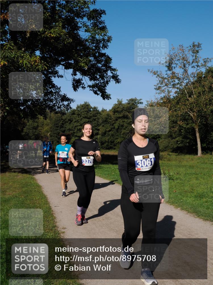 28.09.2025 - 33. Volkslauf durch das schöne Alstertal Fabian Wolf http://msf.ph/oto/8975708 28.09.2025 10:37:31 Laufen 3085, 3370, 3061 meine-sportfotos.de