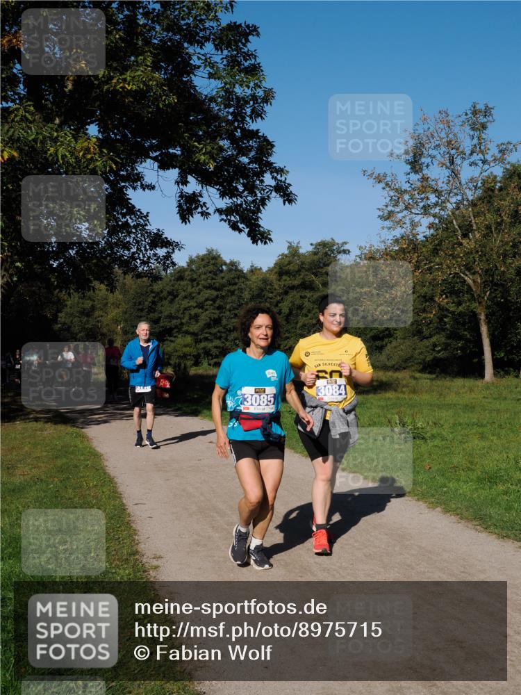 28.09.2025 - 33. Volkslauf durch das schöne Alstertal Fabian Wolf http://msf.ph/oto/8975715 28.09.2025 10:37:33 Laufen 3085, 3084 meine-sportfotos.de