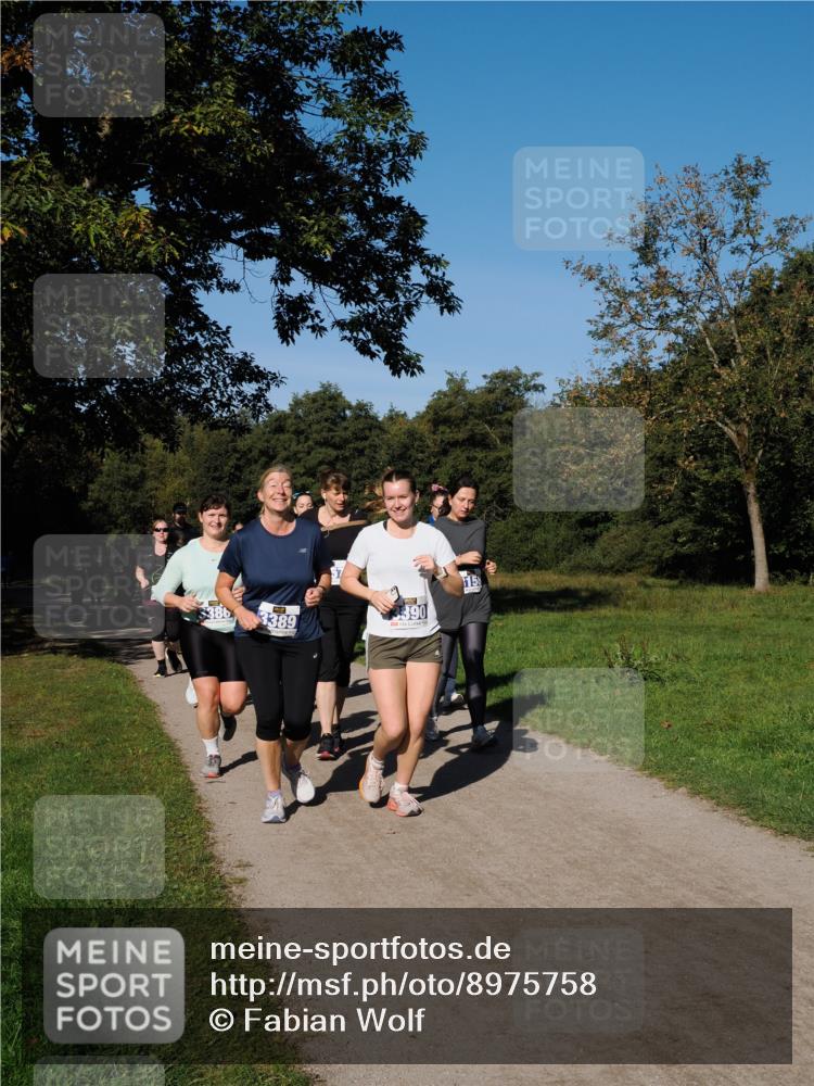 28.09.2025 - 33. Volkslauf durch das schöne Alstertal Fabian Wolf http://msf.ph/oto/8975758 28.09.2025 10:37:44 Laufen 3389, 390, 158 meine-sportfotos.de