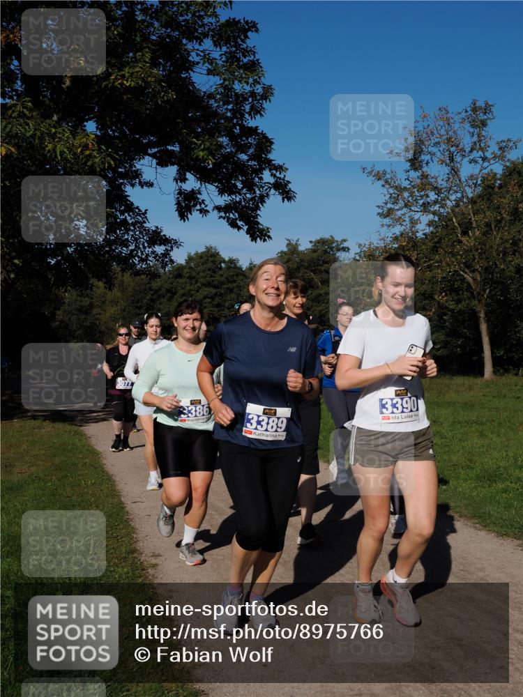 28.09.2025 - 33. Volkslauf durch das schöne Alstertal Fabian Wolf http://msf.ph/oto/8975766 28.09.2025 10:37:45 Laufen 3077, 3386, 3389, 3390 meine-sportfotos.de