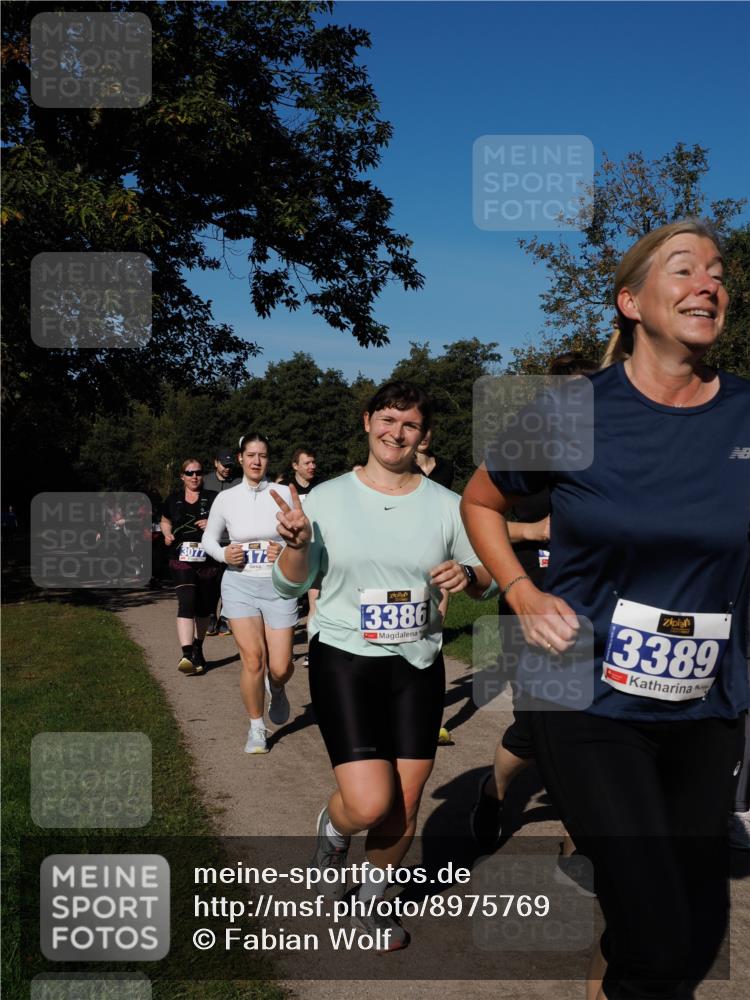 28.09.2025 - 33. Volkslauf durch das schöne Alstertal Fabian Wolf http://msf.ph/oto/8975769 28.09.2025 10:37:46 Laufen 3077, 172, 3386, 3389 meine-sportfotos.de