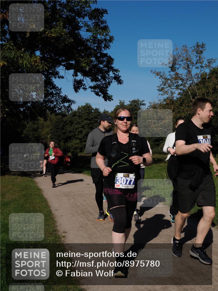 28.09.2025 - 33. Volkslauf durch das schöne Alstertal Fabian Wolf http://msf.ph/oto/8975780 28.09.2025 10:37:48 Laufen 3200, 3077, 1, 3040 meine-sportfotos.de