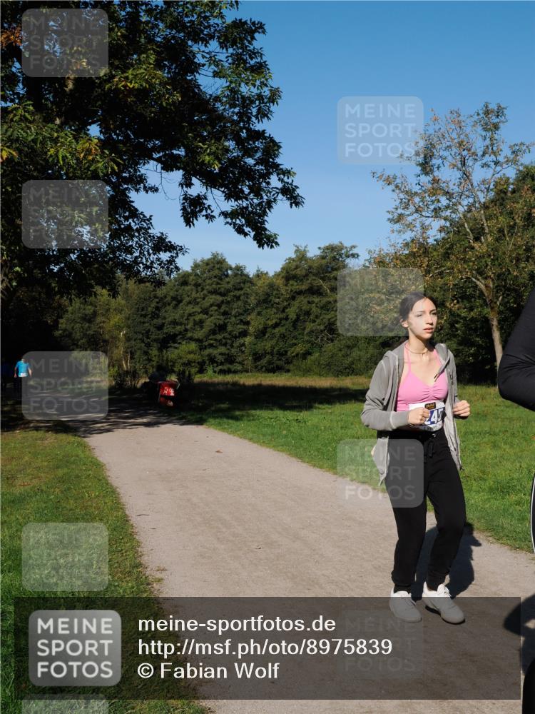 28.09.2025 - 33. Volkslauf durch das schöne Alstertal Fabian Wolf http://msf.ph/oto/8975839 28.09.2025 10:37:57 Laufen 4 meine-sportfotos.de