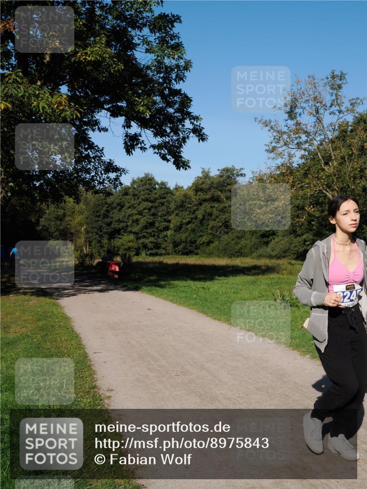 28.09.2025 - 33. Volkslauf durch das schöne Alstertal Fabian Wolf http://msf.ph/oto/8975843 28.09.2025 10:37:58 Laufen 324 meine-sportfotos.de