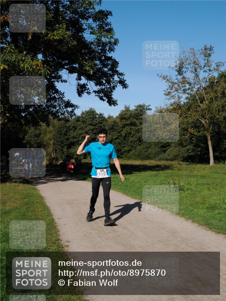 28.09.2025 - 33. Volkslauf durch das schöne Alstertal Fabian Wolf http://msf.ph/oto/8975870 28.09.2025 10:38:15 Laufen 3359 meine-sportfotos.de