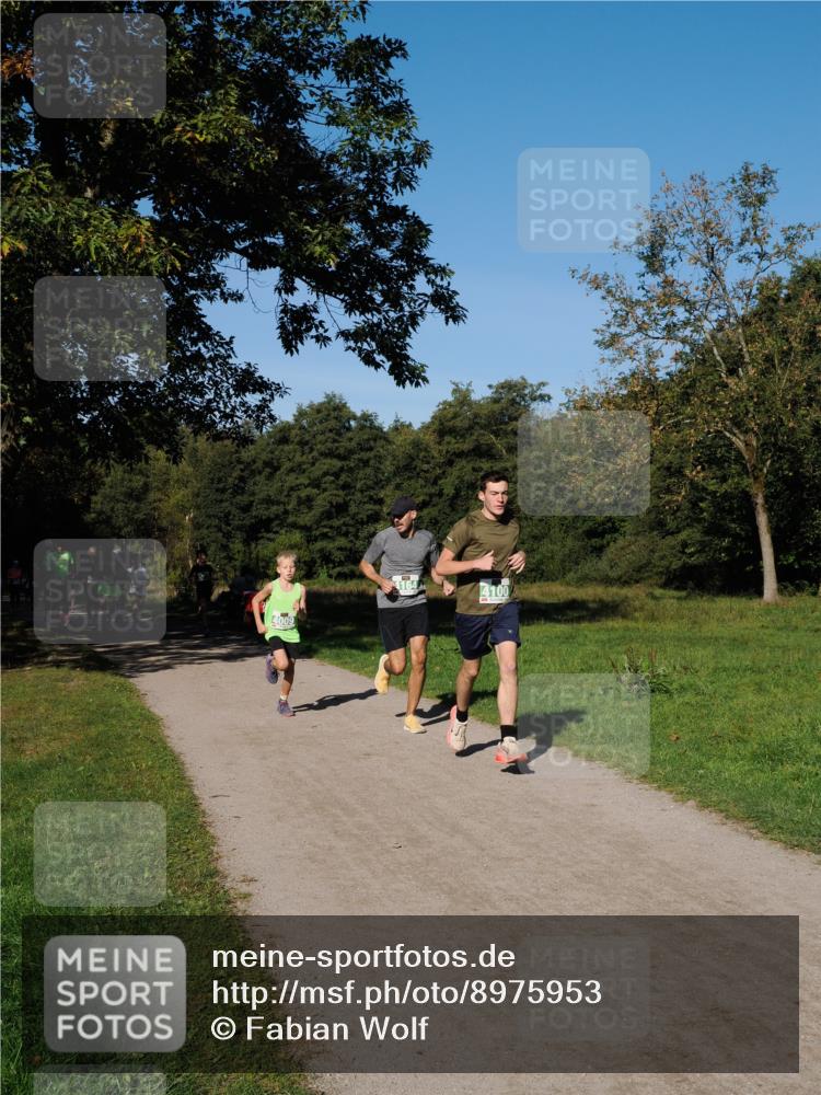 28.09.2025 - 33. Volkslauf durch das schöne Alstertal Fabian Wolf http://msf.ph/oto/8975953 28.09.2025 10:38:38 Laufen 4009, 4164, 4100 meine-sportfotos.de