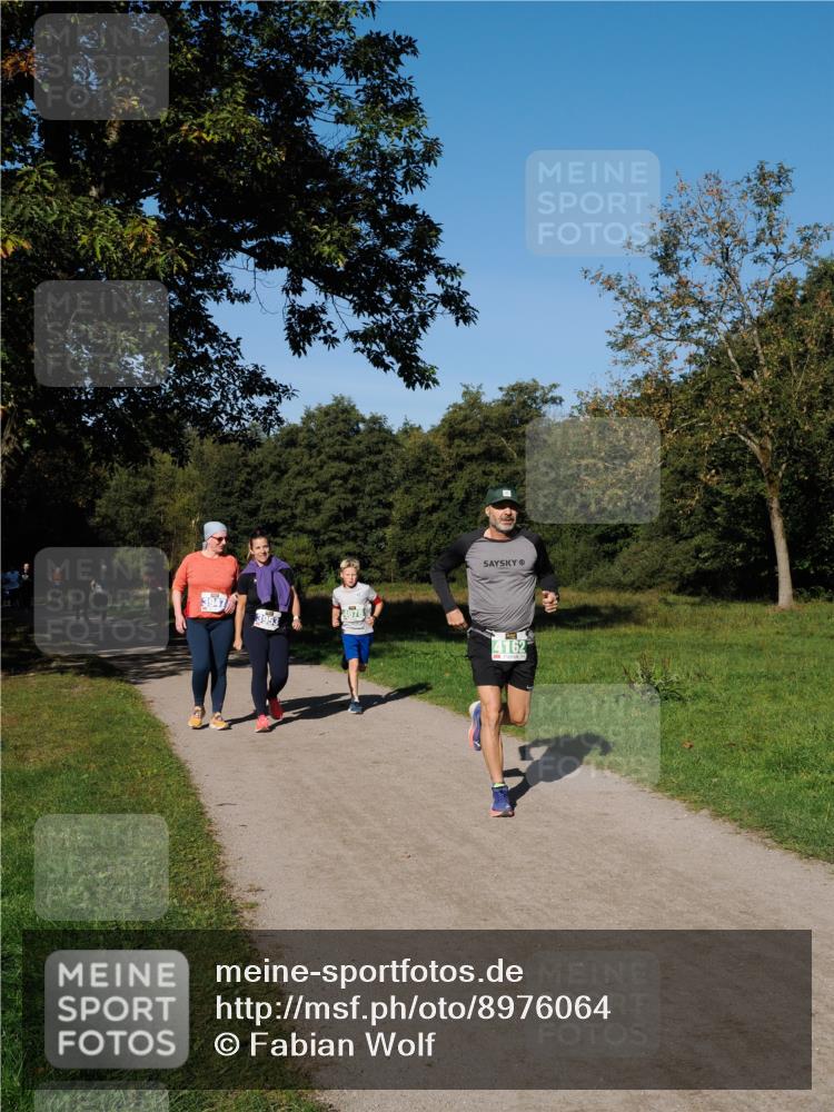 28.09.2025 - 33. Volkslauf durch das schöne Alstertal Fabian Wolf http://msf.ph/oto/8976064 28.09.2025 10:38:57 Laufen 3953, 4162 meine-sportfotos.de