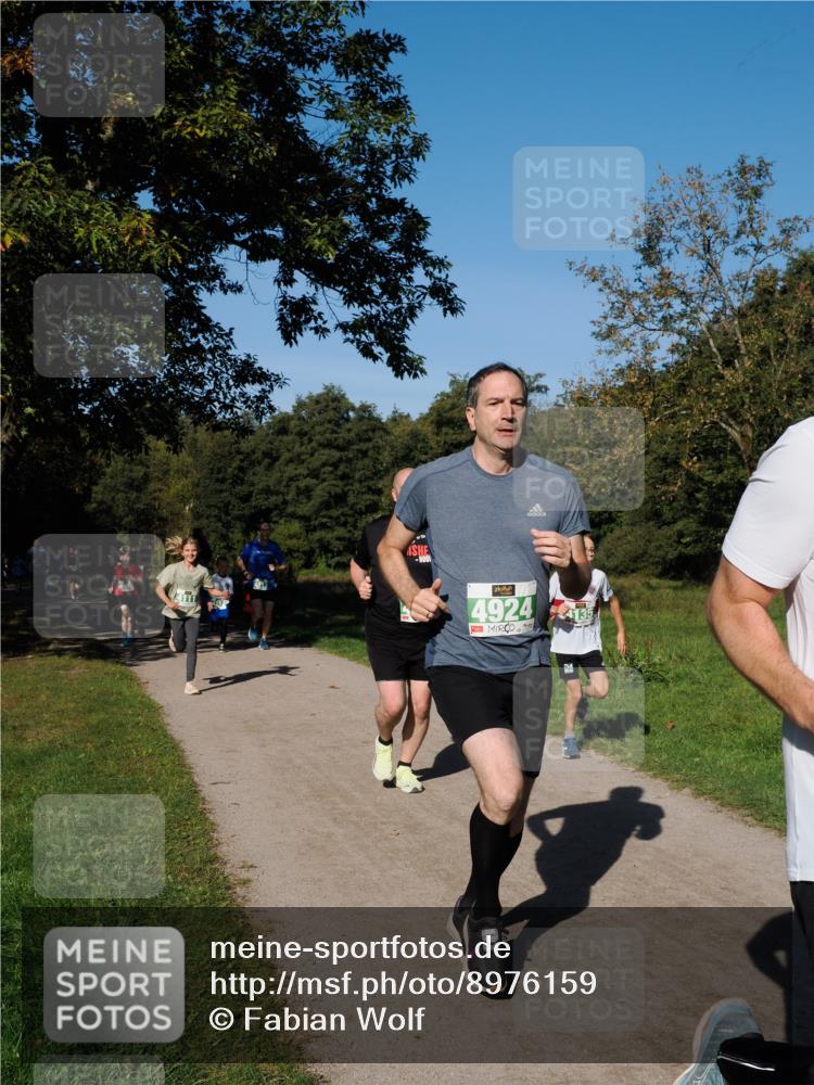 28.09.2025 - 33. Volkslauf durch das schöne Alstertal Fabian Wolf http://msf.ph/oto/8976159 28.09.2025 10:39:13 Laufen 4924, 135 meine-sportfotos.de