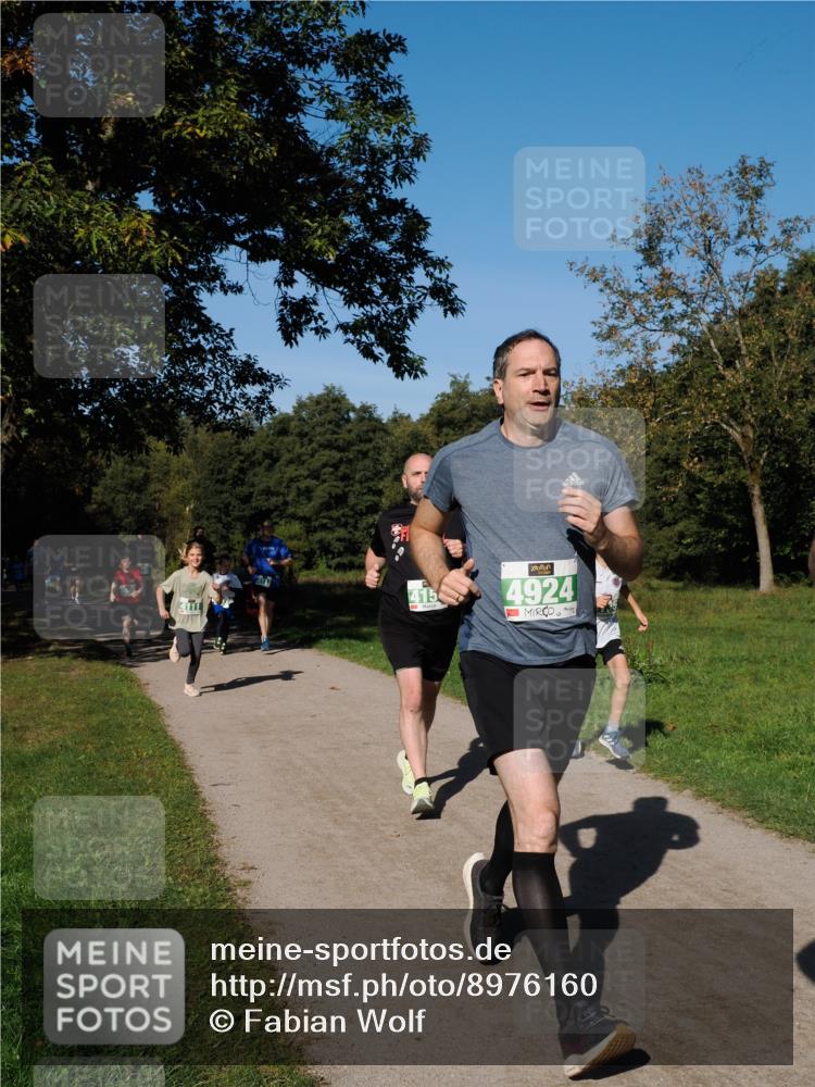 28.09.2025 - 33. Volkslauf durch das schöne Alstertal Fabian Wolf http://msf.ph/oto/8976160 28.09.2025 10:39:13 Laufen 415, 4924 meine-sportfotos.de
