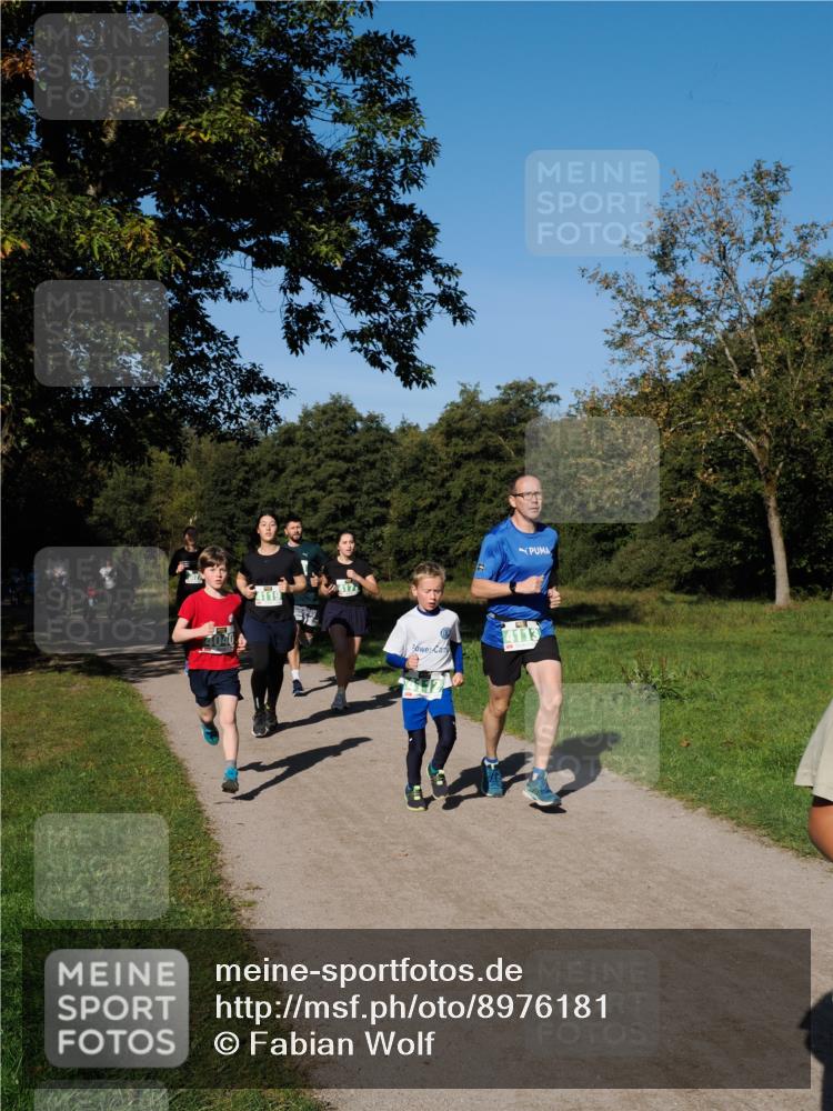 28.09.2025 - 33. Volkslauf durch das schöne Alstertal Fabian Wolf http://msf.ph/oto/8976181 28.09.2025 10:39:16 Laufen 4119, 4113 meine-sportfotos.de