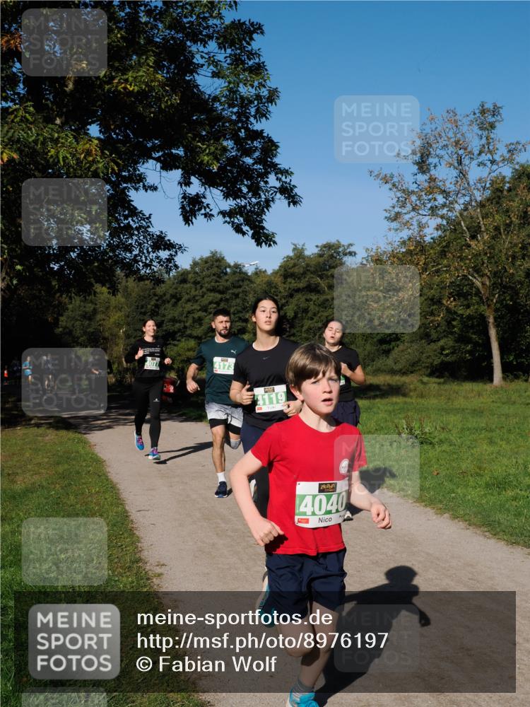 28.09.2025 - 33. Volkslauf durch das schöne Alstertal Fabian Wolf http://msf.ph/oto/8976197 28.09.2025 10:39:17 Laufen 4077, 4173, 4119, 4040 meine-sportfotos.de