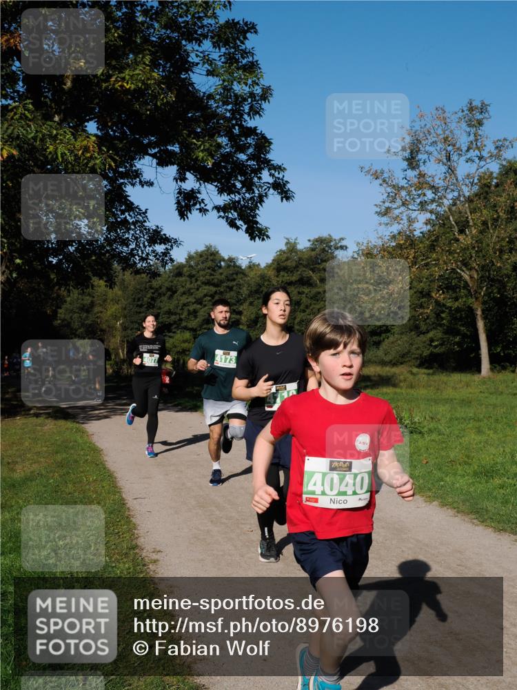 28.09.2025 - 33. Volkslauf durch das schöne Alstertal Fabian Wolf http://msf.ph/oto/8976198 28.09.2025 10:39:17 Laufen 4077, 4173, 4040 meine-sportfotos.de