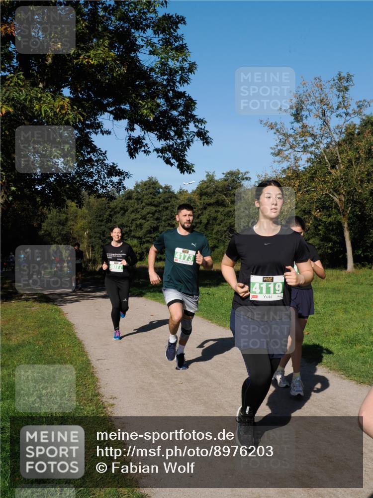 28.09.2025 - 33. Volkslauf durch das schöne Alstertal Fabian Wolf http://msf.ph/oto/8976203 28.09.2025 10:39:18 Laufen 4077, 4173, 4119 meine-sportfotos.de