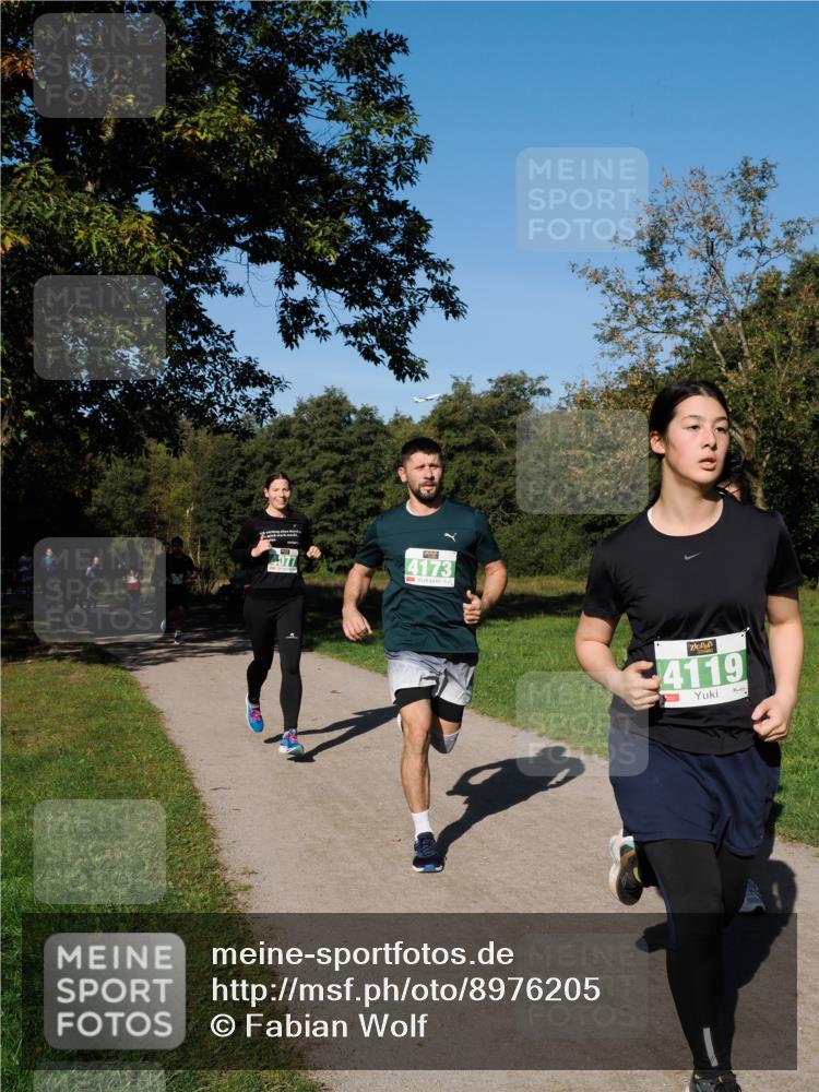 28.09.2025 - 33. Volkslauf durch das schöne Alstertal Fabian Wolf http://msf.ph/oto/8976205 28.09.2025 10:39:18 Laufen 4077, 4173, 4119 meine-sportfotos.de