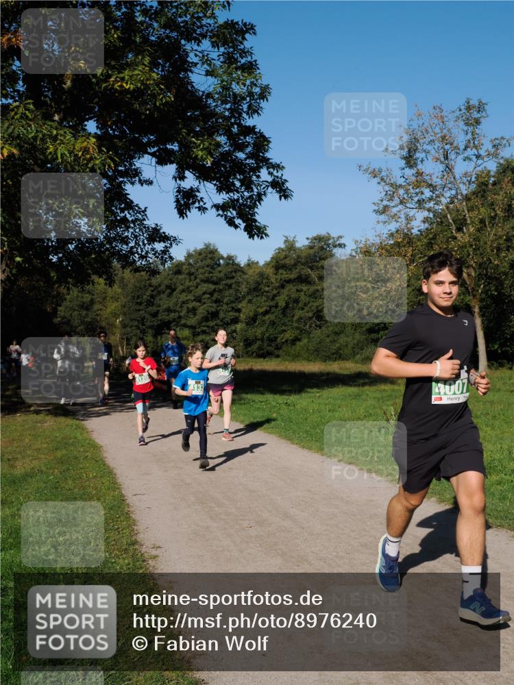 28.09.2025 - 33. Volkslauf durch das schöne Alstertal Fabian Wolf http://msf.ph/oto/8976240 28.09.2025 10:39:23 Laufen 4120, 4132, 4007 meine-sportfotos.de