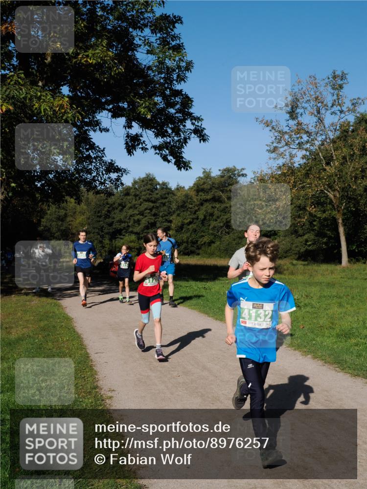 28.09.2025 - 33. Volkslauf durch das schöne Alstertal Fabian Wolf http://msf.ph/oto/8976257 28.09.2025 10:39:24 Laufen 4132 meine-sportfotos.de