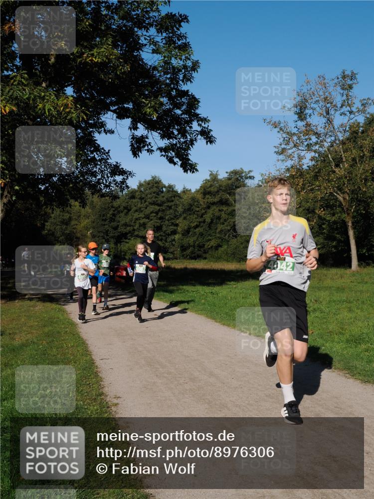 28.09.2025 - 33. Volkslauf durch das schöne Alstertal Fabian Wolf http://msf.ph/oto/8976306 28.09.2025 10:39:33 Laufen 4042 meine-sportfotos.de