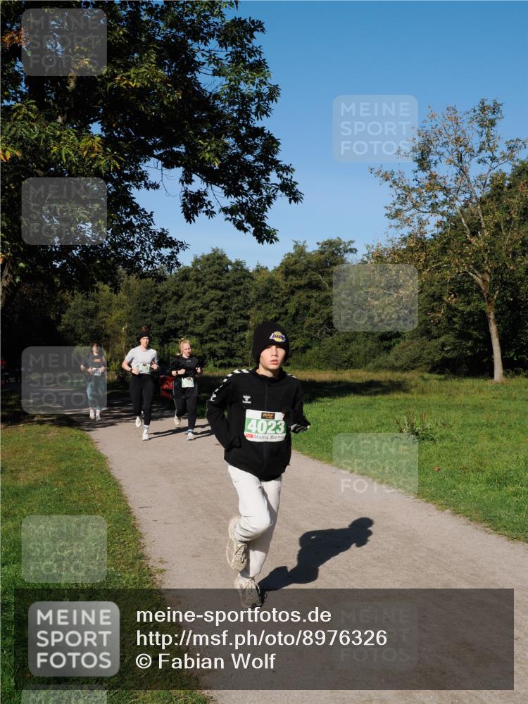 28.09.2025 - 33. Volkslauf durch das schöne Alstertal Fabian Wolf http://msf.ph/oto/8976326 28.09.2025 10:39:40 Laufen 4023 meine-sportfotos.de