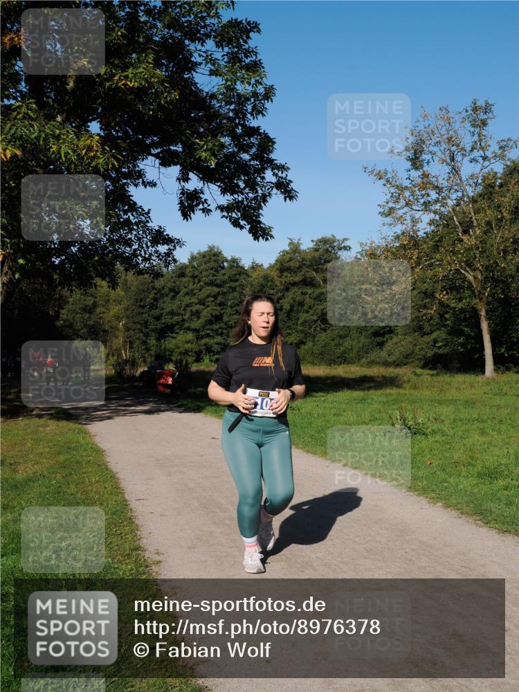 28.09.2025 - 33. Volkslauf durch das schöne Alstertal Fabian Wolf http://msf.ph/oto/8976378 28.09.2025 10:39:47 Laufen 10 meine-sportfotos.de