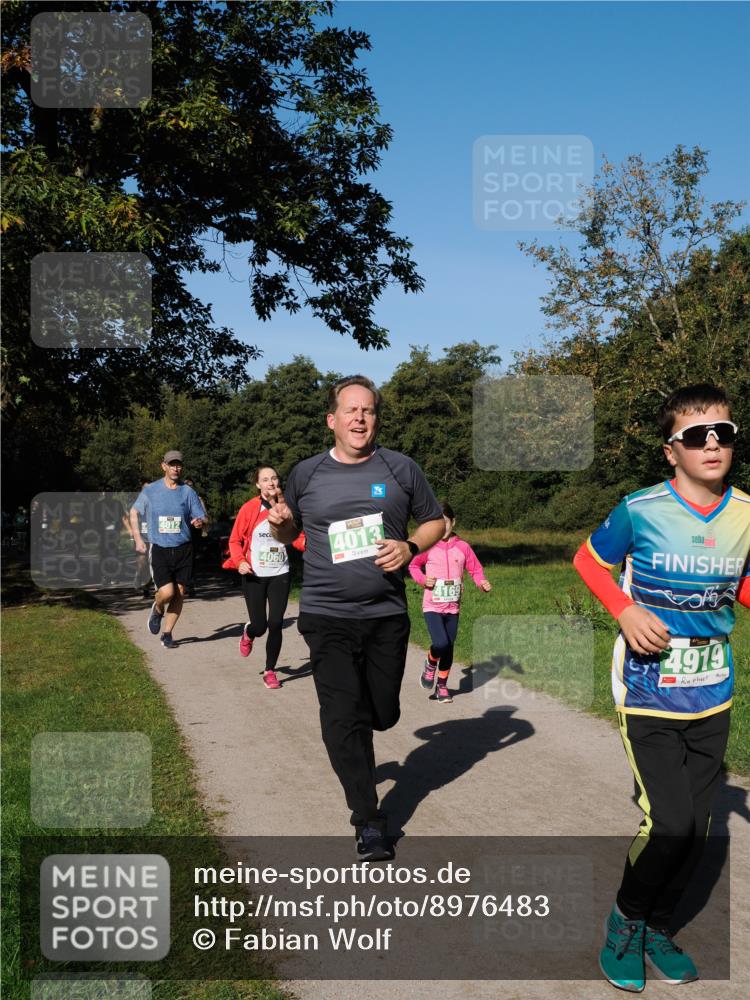 28.09.2025 - 33. Volkslauf durch das schöne Alstertal Fabian Wolf http://msf.ph/oto/8976483 28.09.2025 10:40:04 Laufen 4060, 4013, 4919 meine-sportfotos.de