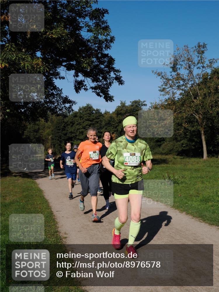 28.09.2025 - 33. Volkslauf durch das schöne Alstertal Fabian Wolf http://msf.ph/oto/8976578 28.09.2025 10:40:18 Laufen 4079, 4032, 4088 meine-sportfotos.de