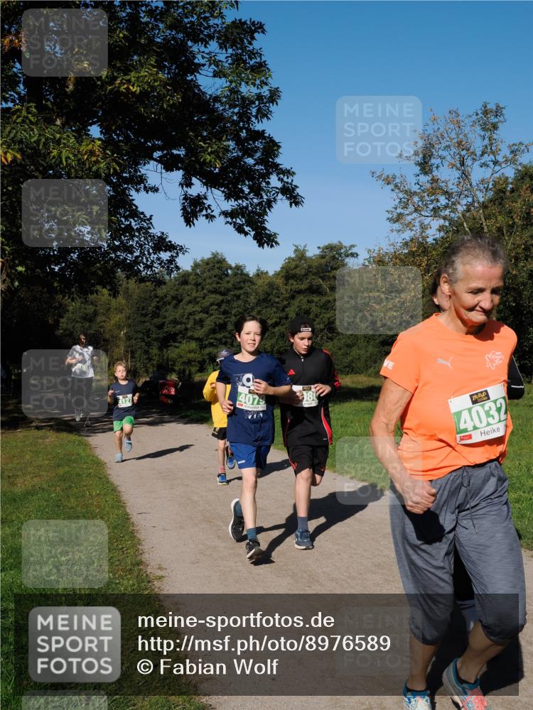 28.09.2025 - 33. Volkslauf durch das schöne Alstertal Fabian Wolf http://msf.ph/oto/8976589 28.09.2025 10:40:19 Laufen 4079, 80, 4032 meine-sportfotos.de