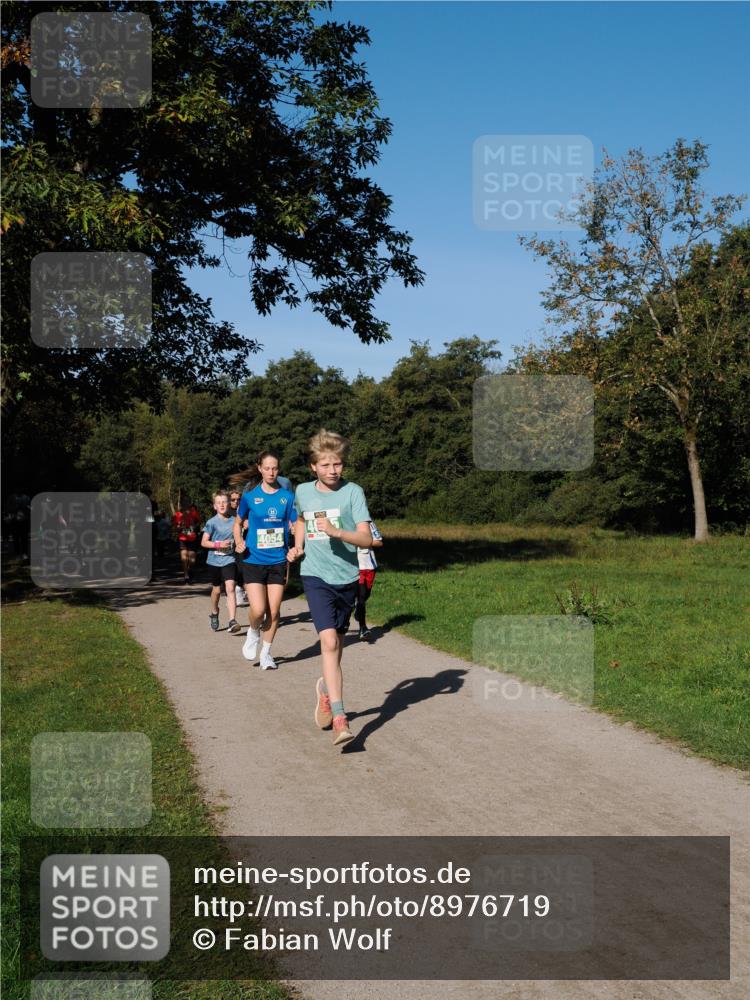 28.09.2025 - 33. Volkslauf durch das schöne Alstertal Fabian Wolf http://msf.ph/oto/8976719 28.09.2025 10:40:39 Laufen 4054 meine-sportfotos.de