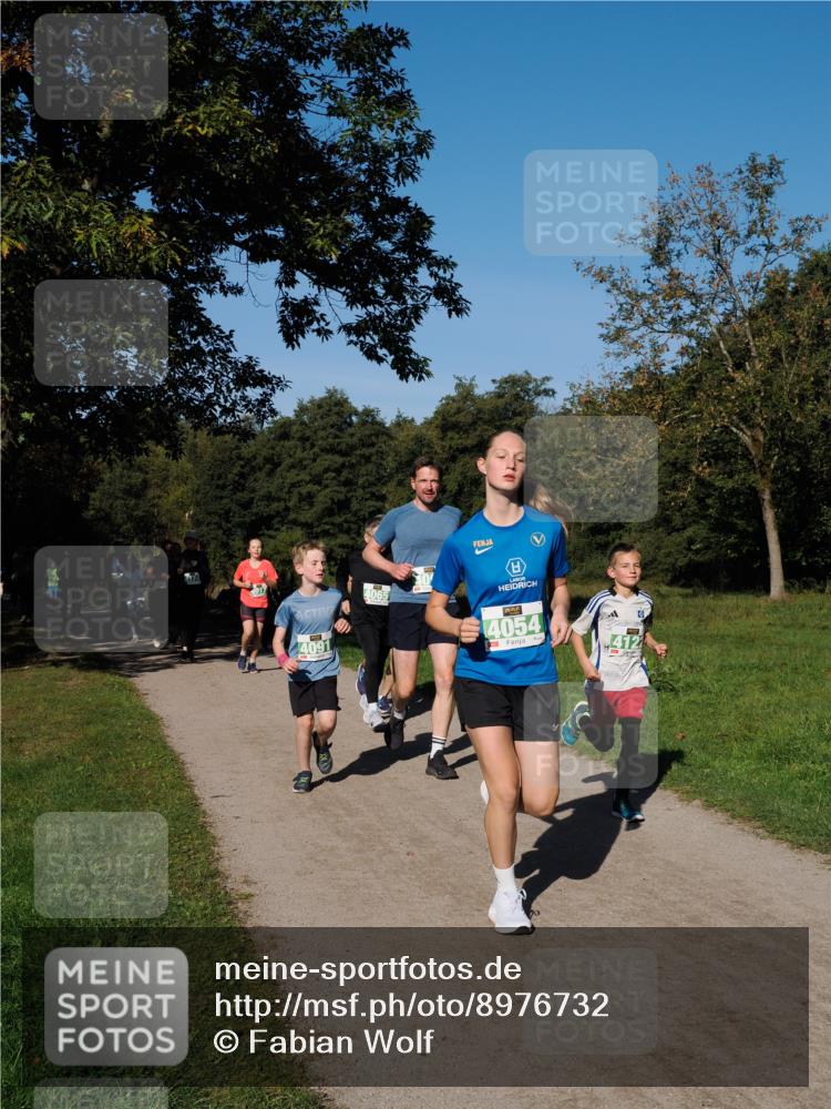 28.09.2025 - 33. Volkslauf durch das schöne Alstertal Fabian Wolf http://msf.ph/oto/8976732 28.09.2025 10:40:41 Laufen 4091, 4065, 4054, 412 meine-sportfotos.de