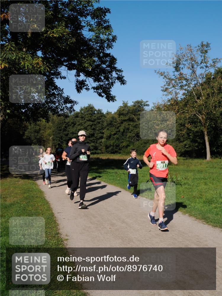 28.09.2025 - 33. Volkslauf durch das schöne Alstertal Fabian Wolf http://msf.ph/oto/8976740 28.09.2025 10:40:44 Laufen 4125, 4174, 4917 meine-sportfotos.de