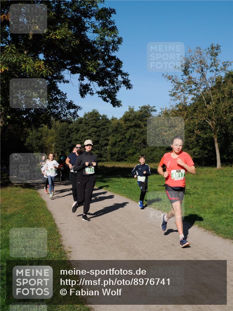 28.09.2025 - 33. Volkslauf durch das schöne Alstertal Fabian Wolf http://msf.ph/oto/8976741 28.09.2025 10:40:44 Laufen 4125, 4174, 4917 meine-sportfotos.de