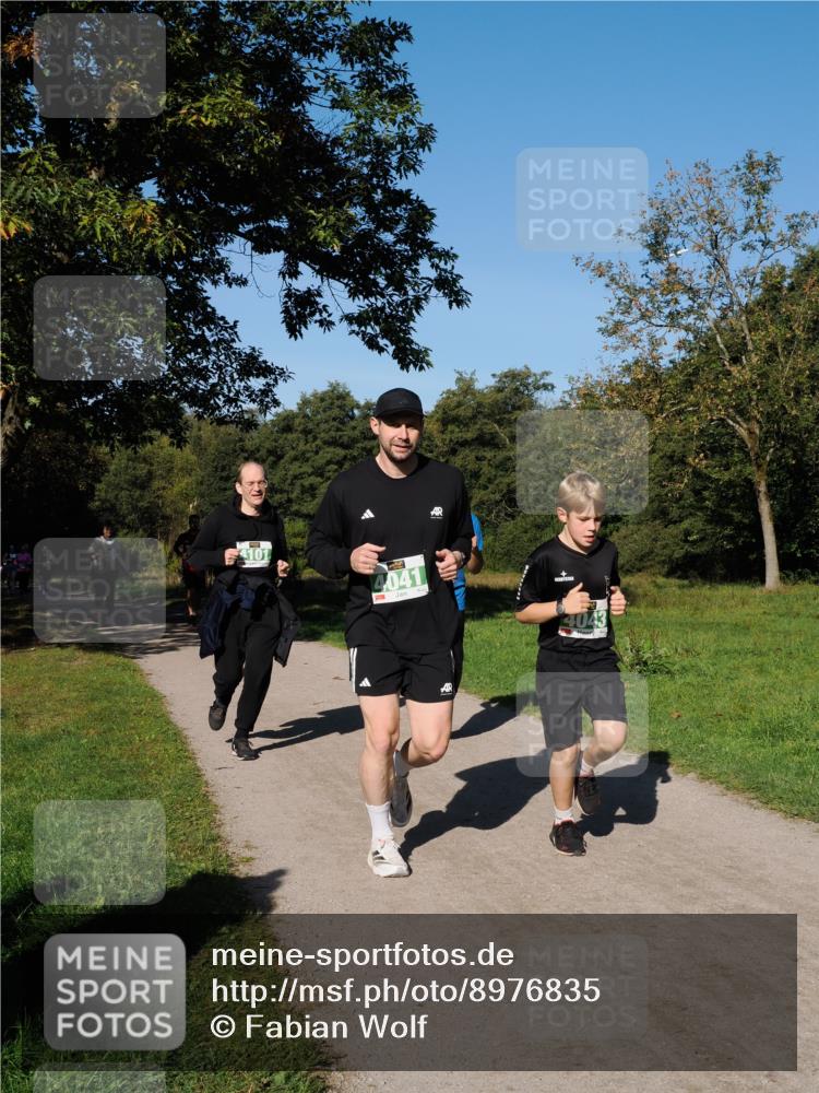 28.09.2025 - 33. Volkslauf durch das schöne Alstertal Fabian Wolf http://msf.ph/oto/8976835 28.09.2025 10:41:04 Laufen 4101, 4041, 4043 meine-sportfotos.de