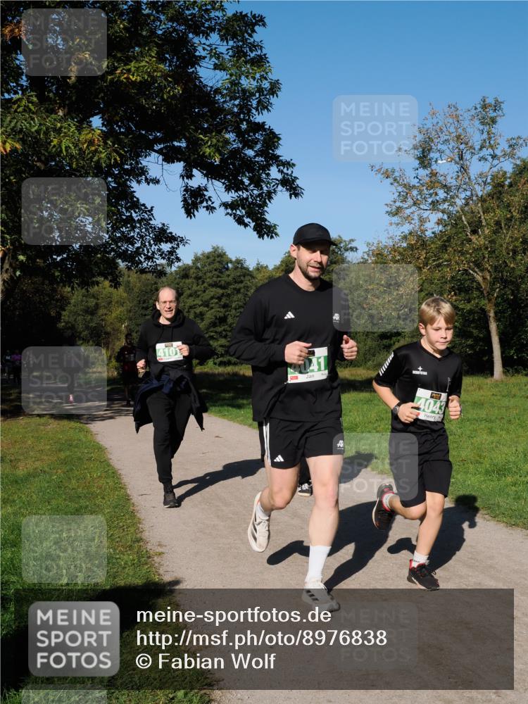 28.09.2025 - 33. Volkslauf durch das schöne Alstertal Fabian Wolf http://msf.ph/oto/8976838 28.09.2025 10:41:04 Laufen 4101, 041, 4043 meine-sportfotos.de