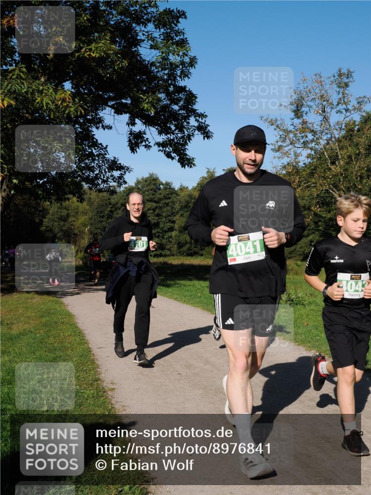 28.09.2025 - 33. Volkslauf durch das schöne Alstertal Fabian Wolf http://msf.ph/oto/8976841 28.09.2025 10:41:05 Laufen 14101, 4041, 404 meine-sportfotos.de