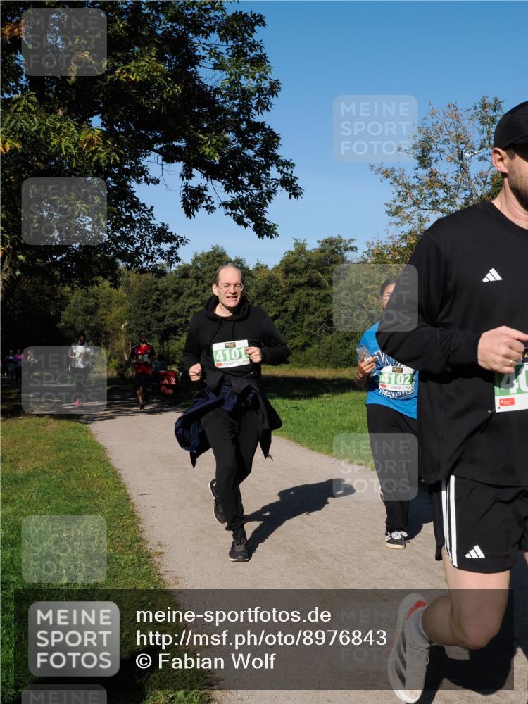 28.09.2025 - 33. Volkslauf durch das schöne Alstertal Fabian Wolf http://msf.ph/oto/8976843 28.09.2025 10:41:05 Laufen 4101, 4102 meine-sportfotos.de