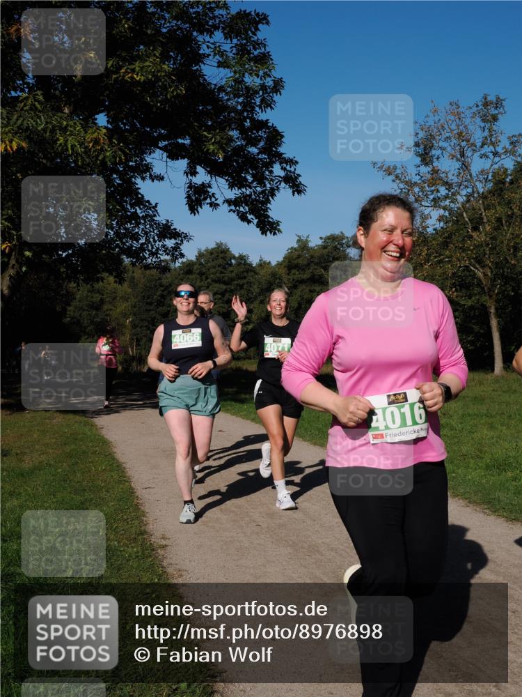 28.09.2025 - 33. Volkslauf durch das schöne Alstertal Fabian Wolf http://msf.ph/oto/8976898 28.09.2025 10:41:22 Laufen 4066, 4071, 4016 meine-sportfotos.de