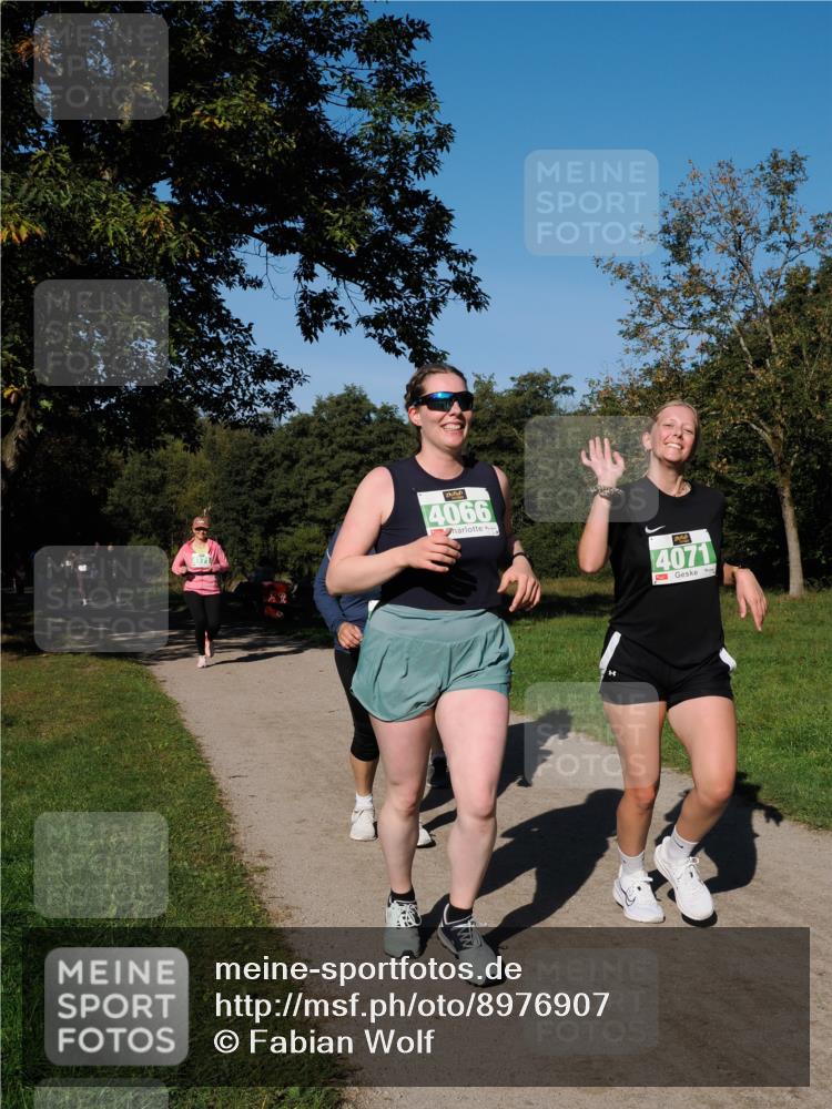 28.09.2025 - 33. Volkslauf durch das schöne Alstertal Fabian Wolf http://msf.ph/oto/8976907 28.09.2025 10:41:23 Laufen 4066, 4071 meine-sportfotos.de