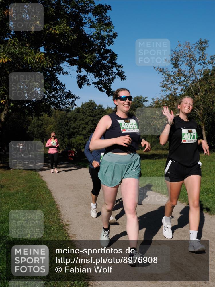 28.09.2025 - 33. Volkslauf durch das schöne Alstertal Fabian Wolf http://msf.ph/oto/8976908 28.09.2025 10:41:23 Laufen 4066, 4071 meine-sportfotos.de