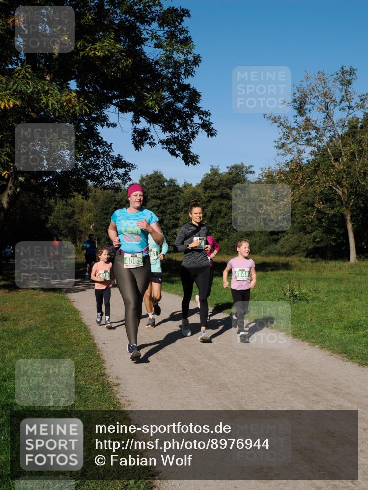 28.09.2025 - 33. Volkslauf durch das schöne Alstertal Fabian Wolf http://msf.ph/oto/8976944 28.09.2025 10:41:40 Laufen 4150, 4085, 151, 4148 meine-sportfotos.de