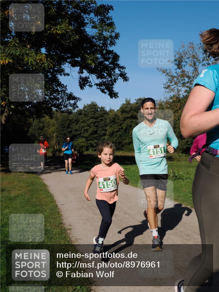 28.09.2025 - 33. Volkslauf durch das schöne Alstertal Fabian Wolf http://msf.ph/oto/8976961 28.09.2025 10:41:42 Laufen 4150, 1, 4151 meine-sportfotos.de