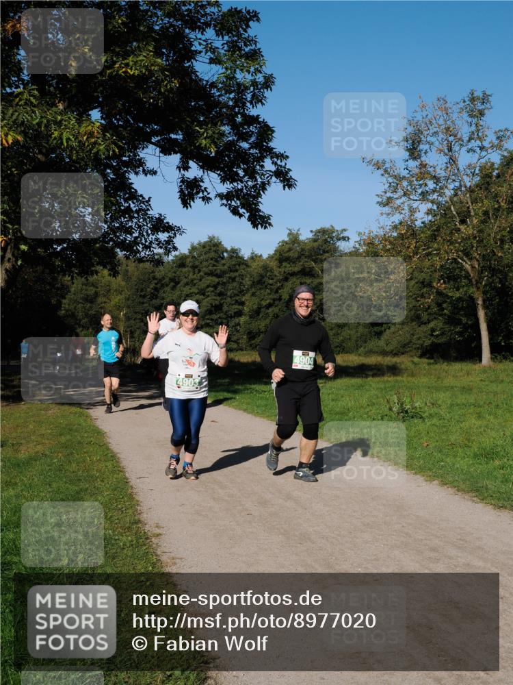28.09.2025 - 33. Volkslauf durch das schöne Alstertal Fabian Wolf http://msf.ph/oto/8977020 28.09.2025 10:42:01 Laufen 4903, 4904 meine-sportfotos.de