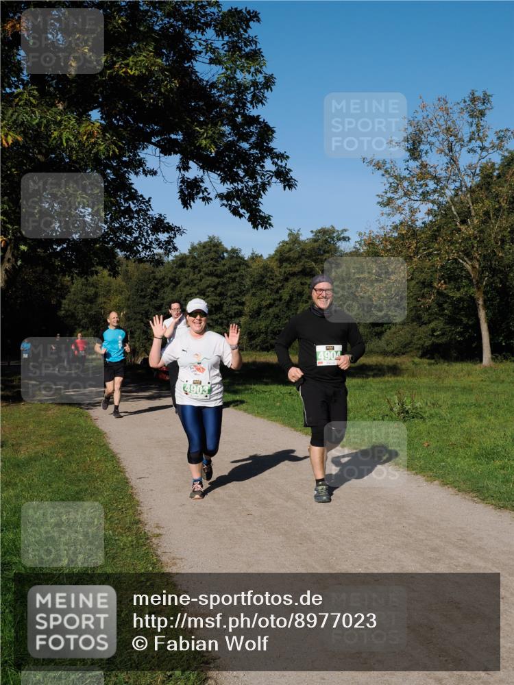 28.09.2025 - 33. Volkslauf durch das schöne Alstertal Fabian Wolf http://msf.ph/oto/8977023 28.09.2025 10:42:01 Laufen 4903, 4904 meine-sportfotos.de