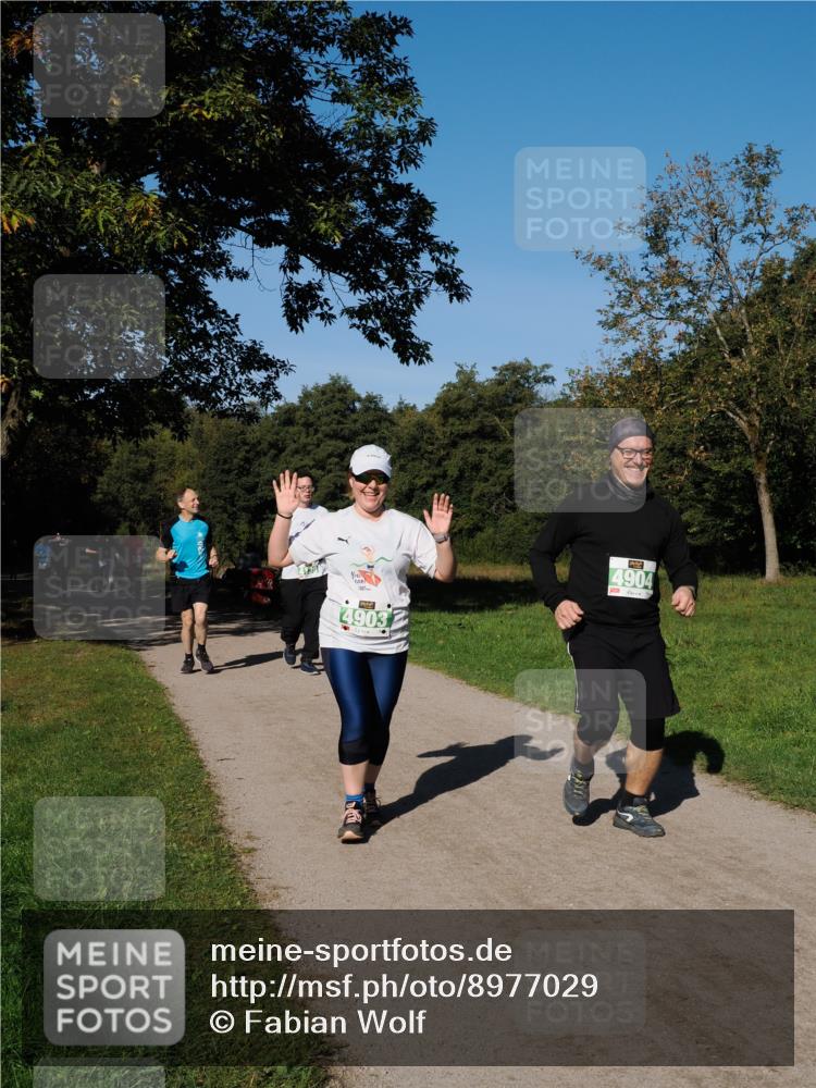 28.09.2025 - 33. Volkslauf durch das schöne Alstertal Fabian Wolf http://msf.ph/oto/8977029 28.09.2025 10:42:02 Laufen 4903, 4904 meine-sportfotos.de