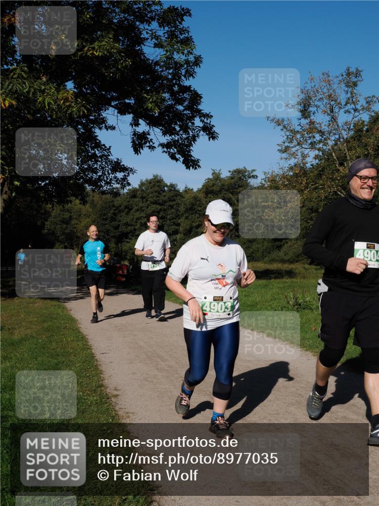 28.09.2025 - 33. Volkslauf durch das schöne Alstertal Fabian Wolf http://msf.ph/oto/8977035 28.09.2025 10:42:03 Laufen 1391, 4903, 4904 meine-sportfotos.de