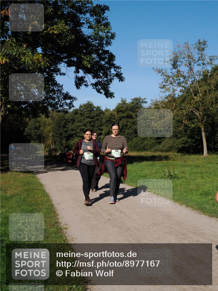28.09.2025 - 33. Volkslauf durch das schöne Alstertal Fabian Wolf http://msf.ph/oto/8977167 28.09.2025 10:42:59 Laufen 4026, 4027 meine-sportfotos.de
