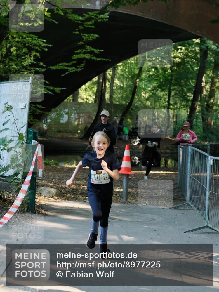 28.09.2025 - 33. Volkslauf durch das schöne Alstertal Fabian Wolf http://msf.ph/oto/8977225 28.09.2025 11:00:59 Laufen 4086 meine-sportfotos.de