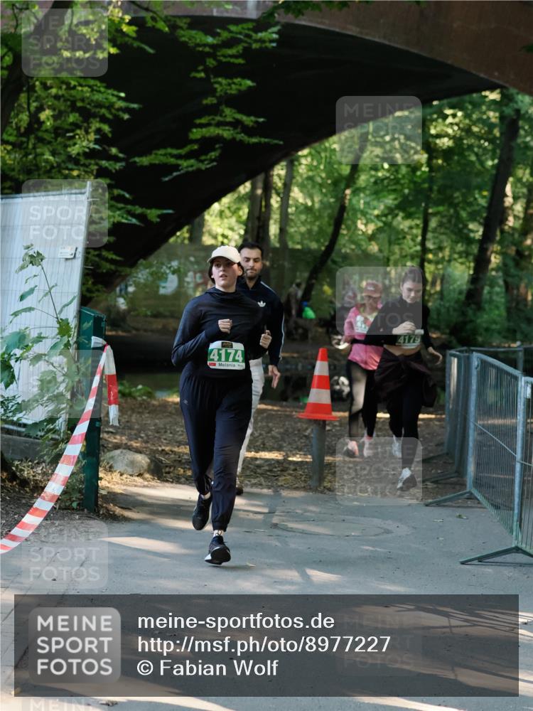 28.09.2025 - 33. Volkslauf durch das schöne Alstertal Fabian Wolf http://msf.ph/oto/8977227 28.09.2025 11:01:01 Laufen 4174, 4179 meine-sportfotos.de