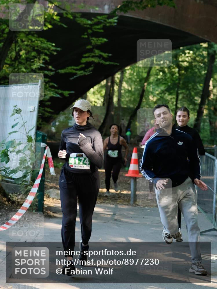 28.09.2025 - 33. Volkslauf durch das schöne Alstertal Fabian Wolf http://msf.ph/oto/8977230 28.09.2025 11:01:02 Laufen 4174, 4070 meine-sportfotos.de