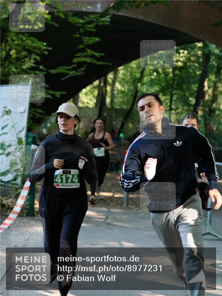 28.09.2025 - 33. Volkslauf durch das schöne Alstertal Fabian Wolf http://msf.ph/oto/8977231 28.09.2025 11:01:03 Laufen 4174, 4070 meine-sportfotos.de